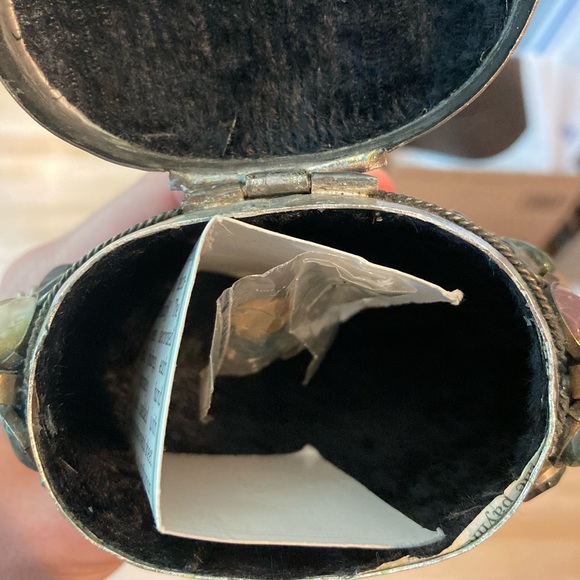 Vintage Sakai Shoulder Bag with stones and metal detail around purse - Picture 6 of 7